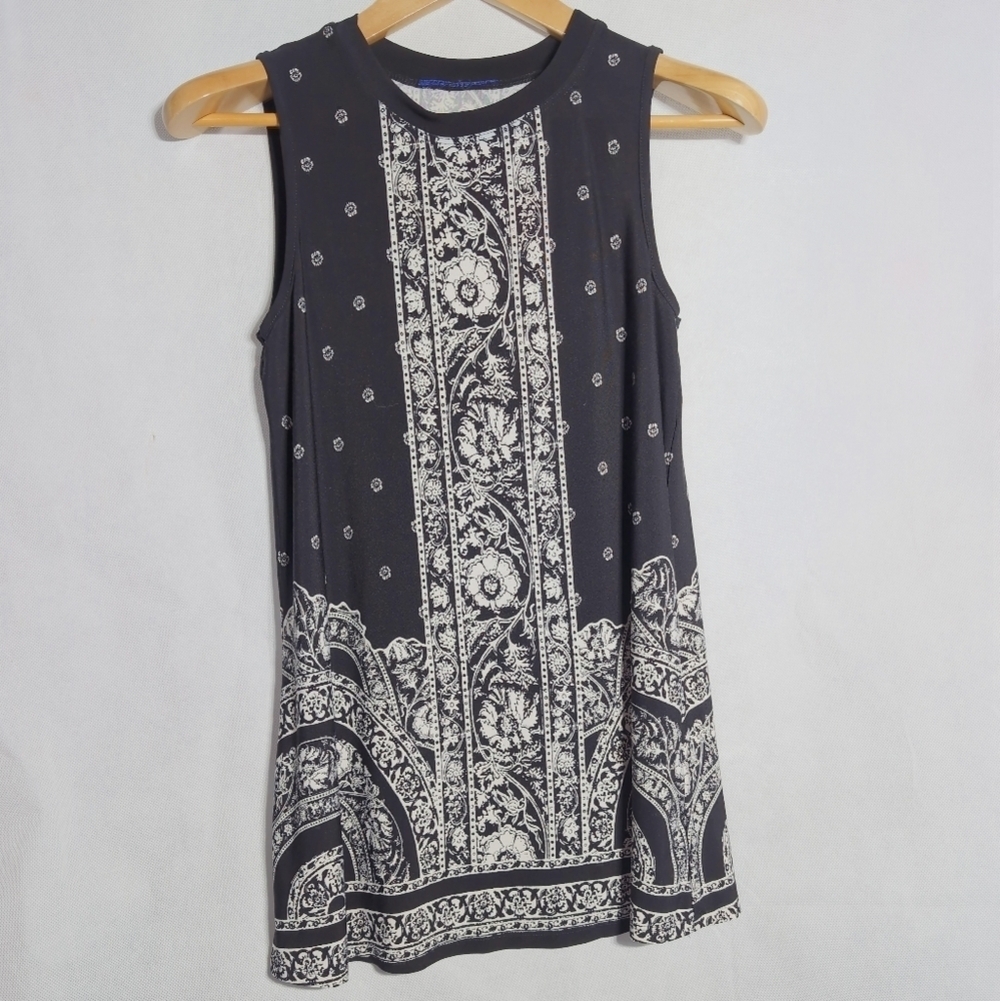 Unbranded Abstract Black and White Sleeveless Stretch Top
